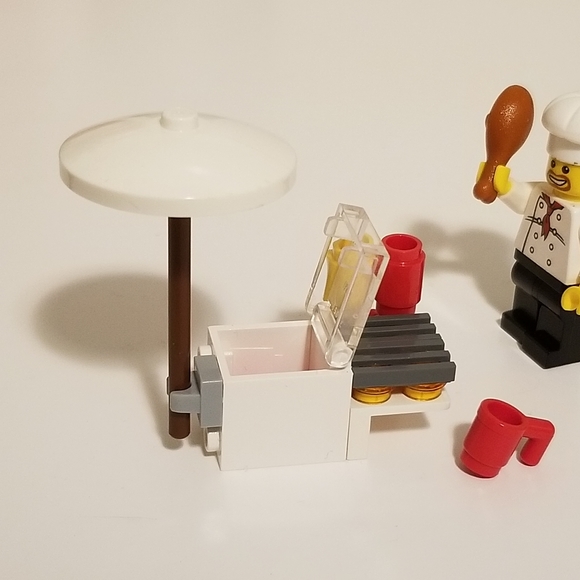 LEGO City #8398 BBQ Stand - Picture 4 of 8